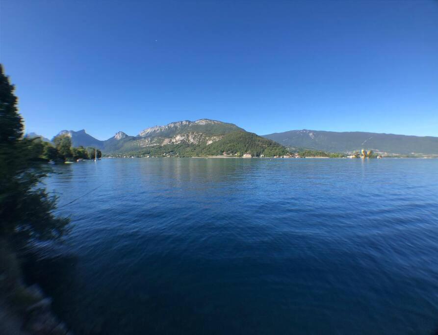 Charmant Et Spacieux Appartement A Quelques Pas Du Lac Duingt Kültér fotó